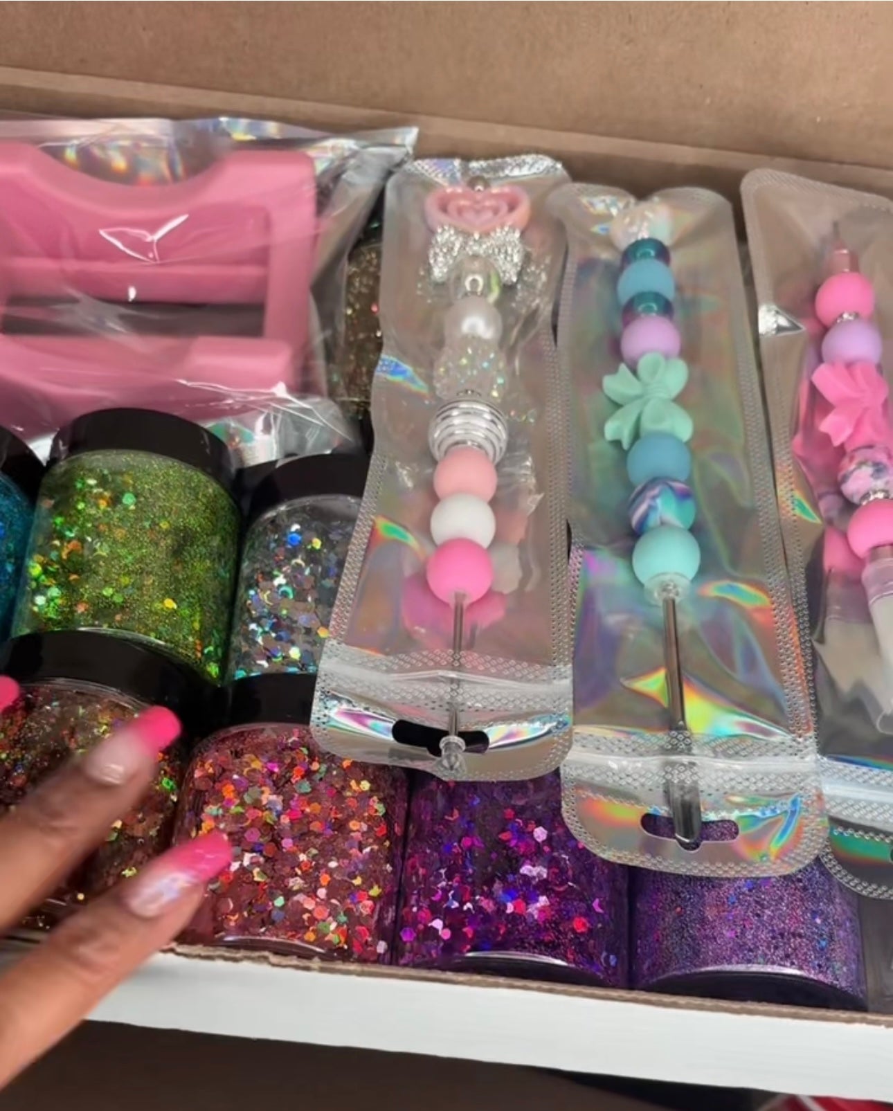 Boss, babes, snow globe starter kit